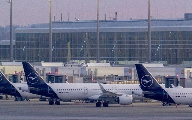 Γερμανία: Το αεροδρόμιο του Μονάχου ανέστειλε προσωρινά τις πτήσεις Γερμανία:-Το-αεροδρόμιο-του-Μονάχου-ανέστειλε-προσωρινά-τις-πτήσεις