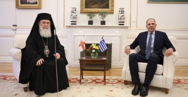 Συνάντηση Γεραπετρίτη με τον πατριάρχη Ιερουσαλήμ και πάσης Παλαιστίνης Θεόφιλο Γ’ Συνάντηση-Γεραπετρίτη-με-τον-πατριάρχη-Ιερουσαλήμ-και-πάσης-Παλαιστίνης-Θεόφιλο-Γ’