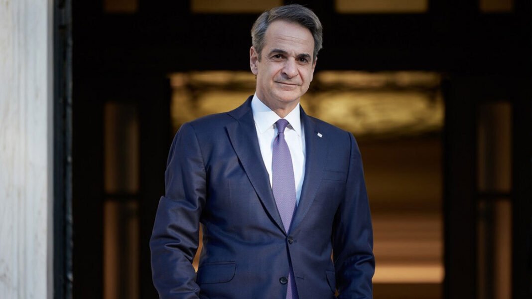 Το παρασκήνιο του ανασχηματισμού: Η ενόχληση Μητσοτάκη για τα σενάρια, γιατί παρέμεινε εκπρόσωπος ο Μαρινάκης