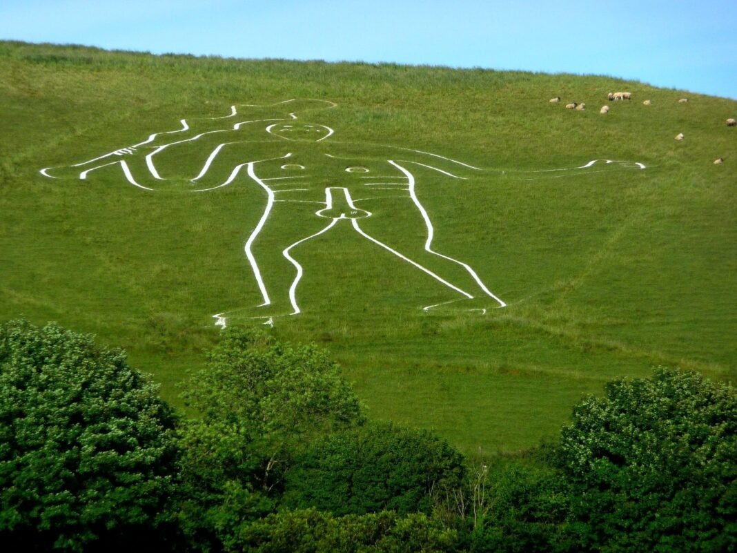 England’s Cerne Abbas Giant Fades Under Changing Weather Conditions england’s-cerne-abbas-giant-fades-under-changing-weather-conditions