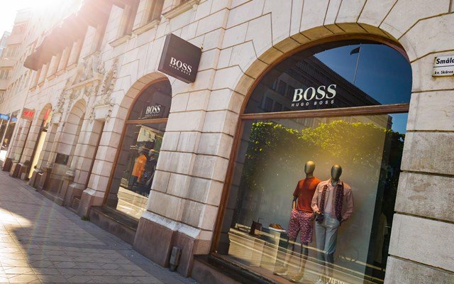 Πρόταση εξαγοράς της Hugo Boss από την βρετανική Frasers – Άλμα για τη μετοχή Πρόταση-εξαγοράς-της-hugo-boss-από-την-βρετανική-frasers-–-Άλμα-για-τη-μετοχή