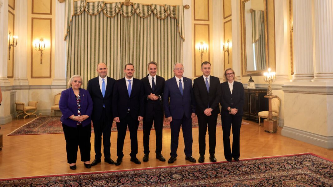 Ορκίστηκαν τα νέα μέλη της κυβέρνησης στο Προεδρικό Μέγαρο Ορκίστηκαν τα νέα μέλη της κυβέρνησης στο Προεδρικό Μέγαρο