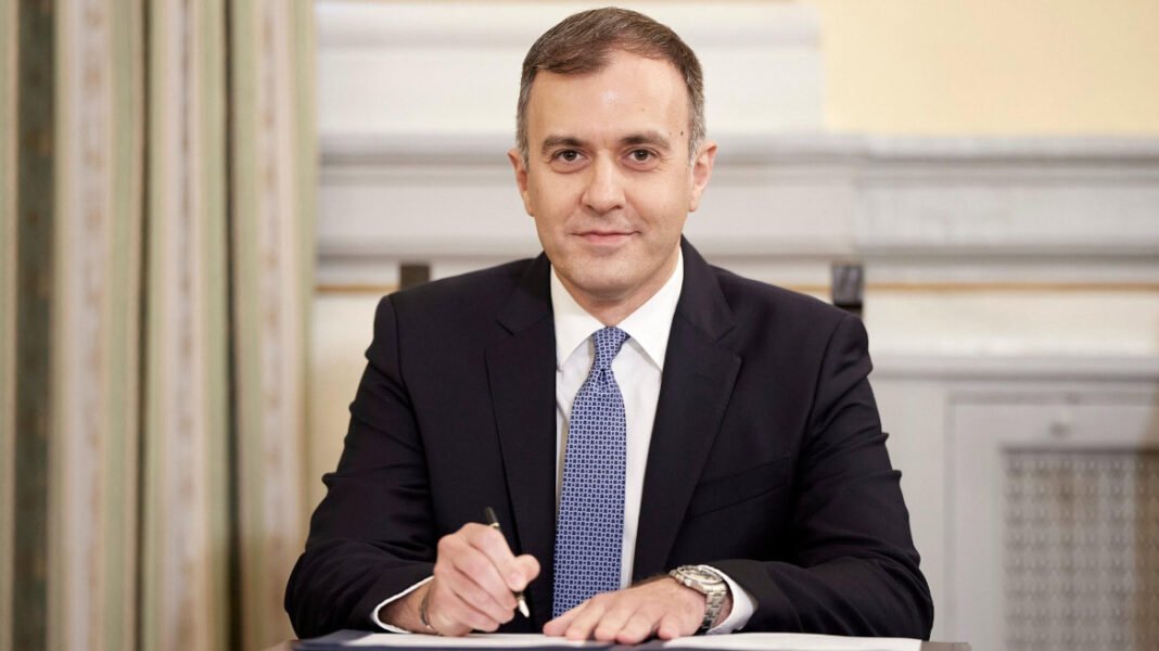 Χατζηβασιλείου: Εθνική προτεραιότητα η Ελληνική Προεδρία του Ευρωπαϊκού Συμβουλίου – Με αίσθημα ευθύνης επιστρέφω στο ΥΠΕΞ Χατζηβασιλείου: Εθνική προτεραιότητα η Ελληνική Προεδρία του Ευρωπαϊκού Συμβουλίου – Με αίσθημα ευθύνης επιστρέφω στο ΥΠΕΞ