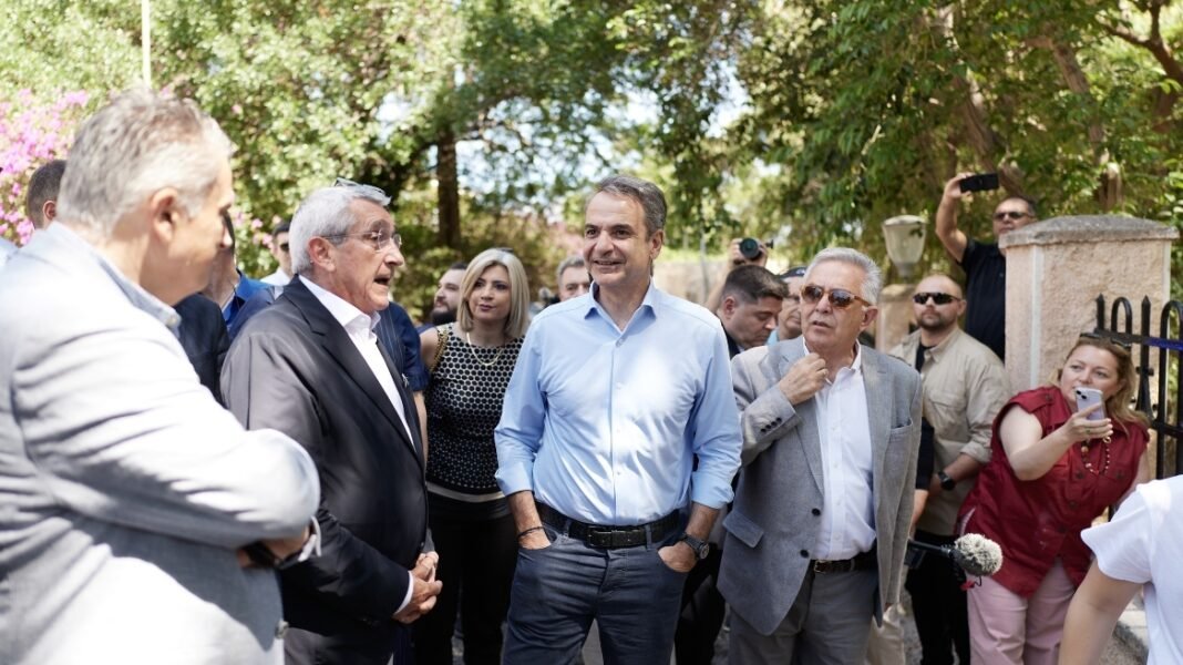 Στη Ρόδο ο Μητσοτάκης: Αναβαθμίζεται το λιμάνι του νησιού, νέο νοσοκομείο στην Κω εξήγγειλε ο πρωθυπουργός Στη Ρόδο ο Μητσοτάκης: Αναβαθμίζεται το λιμάνι του νησιού, νέο νοσοκομείο στην Κω εξήγγειλε ο πρωθυπουργός