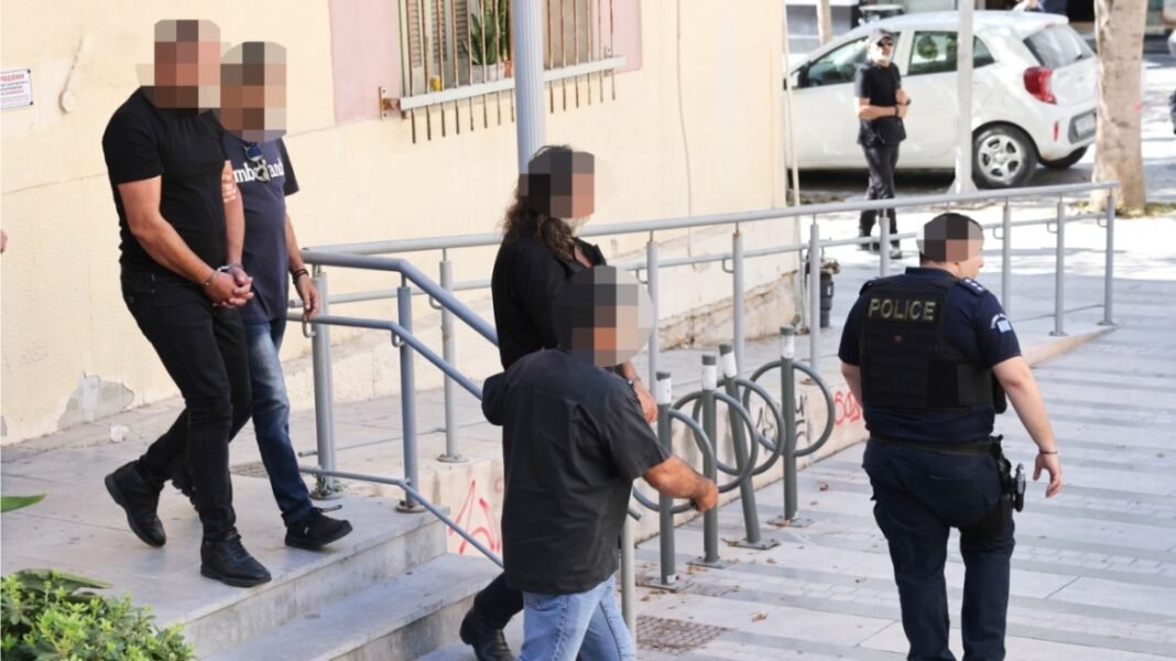 Προφυλακίστηκαν ο γιος και ο βοσκός, κατ’ οίκον περιορισμός για τον 57χρονο κατηγορούμενο στην υπόθεση Δασκαλάκη Προφυλακίστηκαν-ο-γιος-και-ο-βοσκός,-κατ’-οίκον-περιορισμός-για-τον-57χρονο-κατηγορούμενο-στην-υπόθεση-Δασκαλάκη