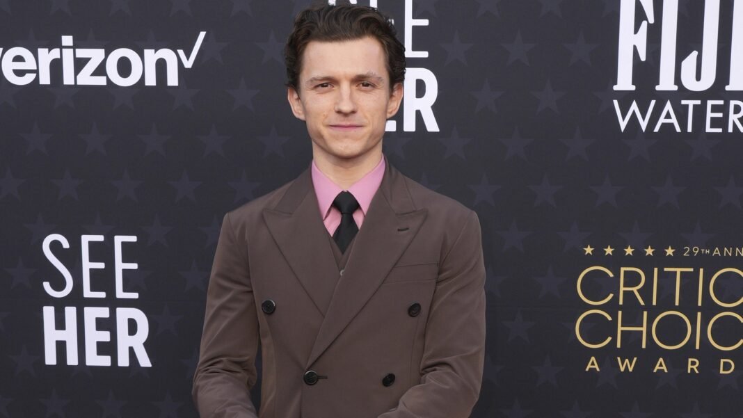 Tom Holland: Aποκάλυψε ποιον ηθοποιό θέλει να δει ως επόμενο Spider-Man (photos/videos) tom-holland:-aποκάλυψε-ποιον-ηθοποιό-θέλει-να-δει-ως-επόμενο-spider-man-(photos/videos)
