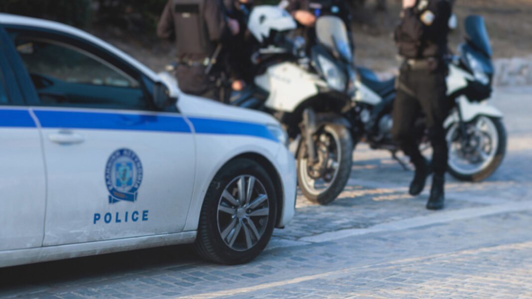 Δύο συλλήψεις μετά από καταδίωξη και σύγκρουση μοτοσικλέτας με σχολικό λεωφορείο στο Κερατσίνι Δύο-συλλήψεις-μετά-από-καταδίωξη-και-σύγκρουση-μοτοσικλέτας-με-σχολικό-λεωφορείο-στο-Κερατσίνι