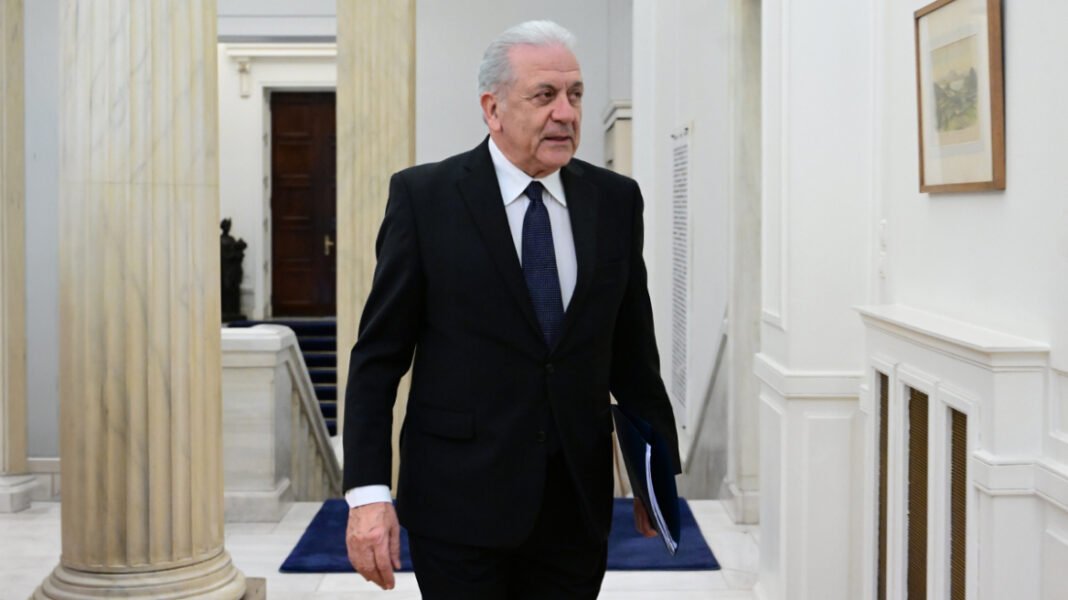 Στη Βουλή σήμερα η δικογραφία για Αβραμόπουλο: Η κλήση για κατάθεση και οι εκτιμήσεις νομικών για την υπόθεση Στη Βουλή σήμερα η δικογραφία για Αβραμόπουλο: Η κλήση για κατάθεση και οι εκτιμήσεις νομικών για την υπόθεση