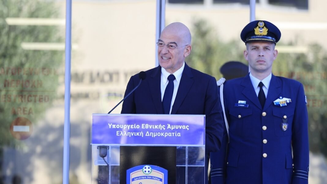 Δένδιας: Οι Ένοπλες Δυνάμεις μετατρέπονται σε σύστημα λήψης, μετάδοσης, επεξεργασίας, προτεραιοποίησης και αντίδρασης στην απειλή Δένδιας: Οι Ένοπλες Δυνάμεις μετατρέπονται σε σύστημα λήψης, μετάδοσης, επεξεργασίας, προτεραιοποίησης και αντίδρασης στην απειλή