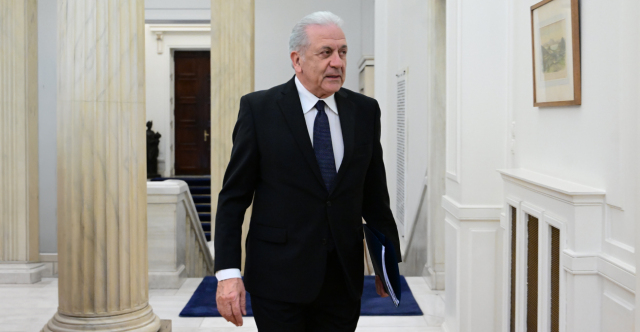 Δυσφορία σε κυβερνητικά στελέχη για το «δεν θα απολογηθώ σε κανέναν κερατά» του Αβραμόπουλου Δυσφορία-σε-κυβερνητικά-στελέχη-για-το-«δεν-θα-απολογηθώ-σε-κανέναν-κερατά»-του-Αβραμόπουλου