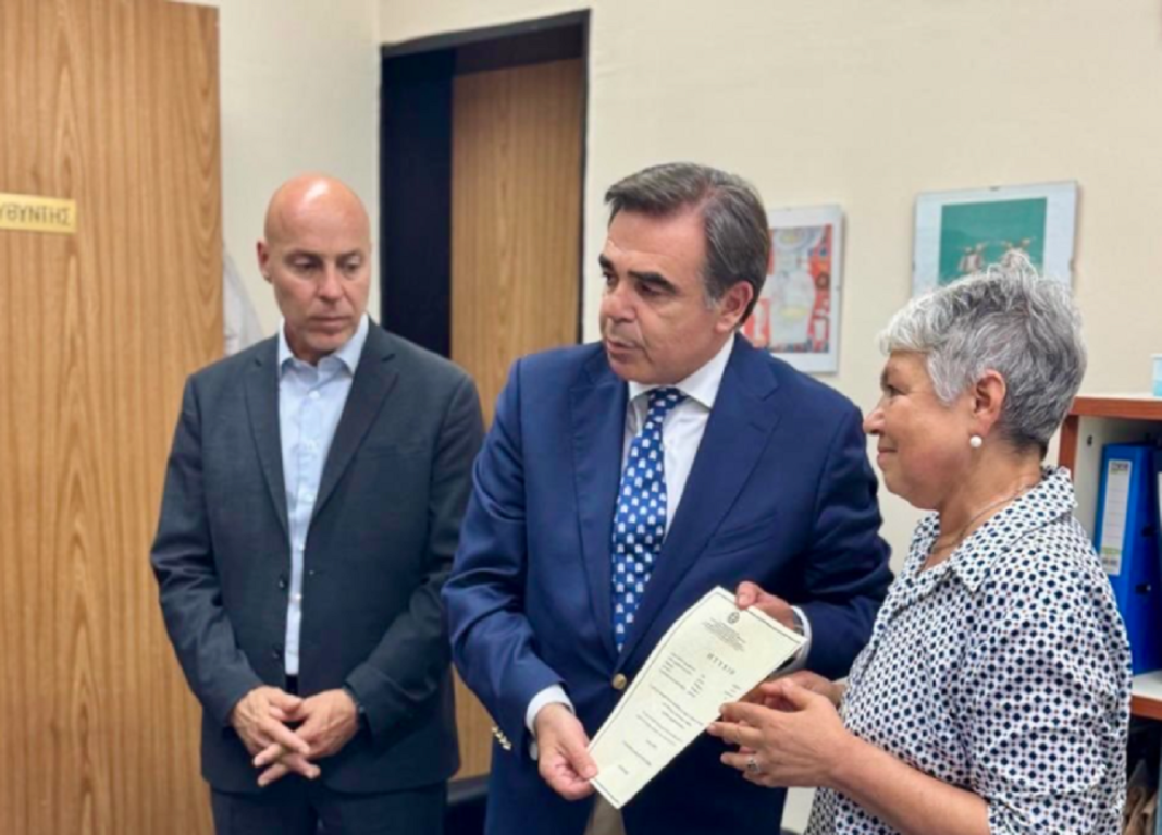 Μαργαρίτης Σχοινάς: Παρέλαβε το πτυχίο του Βαγγέλη Γιακουμάκη από τη Γαλακτοκομική Σχολή Ιωαννίνων – Θα το παραδώσει στους γονείς του την Παρασκευή Μαργαρίτης-Σχοινάς:-Παρέλαβε-το-πτυχίο-του-Βαγγέλη-Γιακουμάκη-από-τη-Γαλακτοκομική-Σχολή-Ιωαννίνων-–-Θα-το-παραδώσει-στους-γονείς-του-την-Παρασκευή
