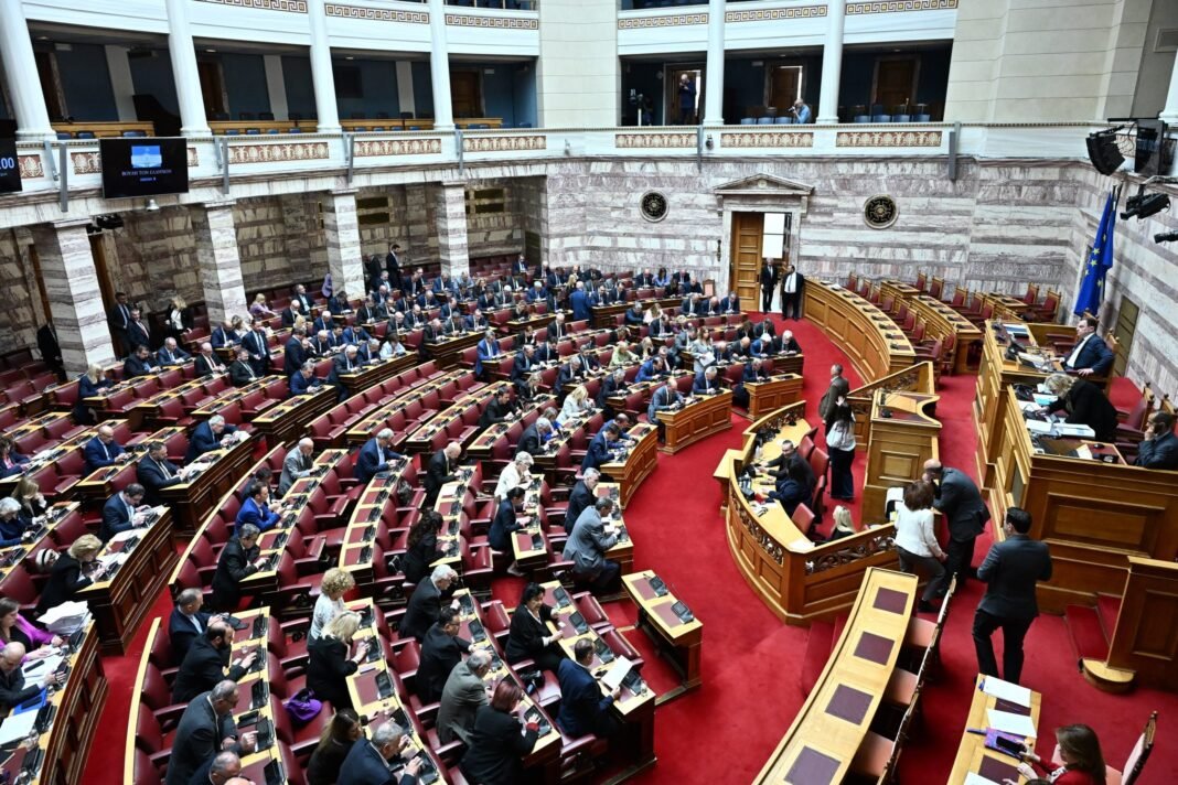 Βουλή: Υπερψηφίστηκε το πολυνομοσχέδιο με τη ρύθμιση για τους δανειολήπτες του νόμου Κατσέλη Βουλή:-Υπερψηφίστηκε-το-πολυνομοσχέδιο-με-τη-ρύθμιση-για-τους-δανειολήπτες-του-νόμου-Κατσέλη