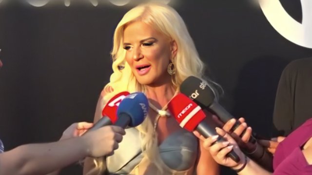 Μαρίνα Σταυράκη: Ο στόχος μου είναι να διδάξω τον σύντροφό μου ελληνικά Μαρίνα-Σταυράκη:-Ο-στόχος-μου-είναι-να-διδάξω-τον-σύντροφό-μου-ελληνικά