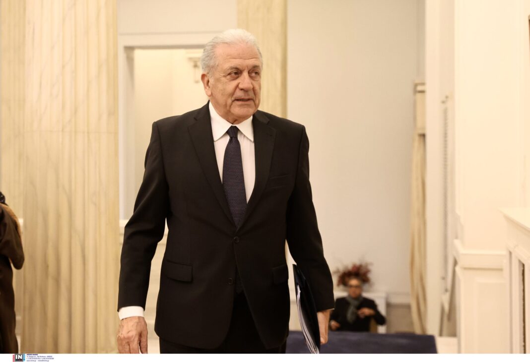 Κομισιόν για Αβραμόπουλο: «Το 2023 κάναμε εσωτερικό έλεγχο, όχι έρευνα» – Αυτό είναι το ευρωπαϊκό ένταλμα σύλληψής του Κομισιόν-για-Αβραμόπουλο:-«Το-2023-κάναμε-εσωτερικό-έλεγχο,-όχι-έρευνα»-–-Αυτό-είναι-το-ευρωπαϊκό-ένταλμα-σύλληψής-του