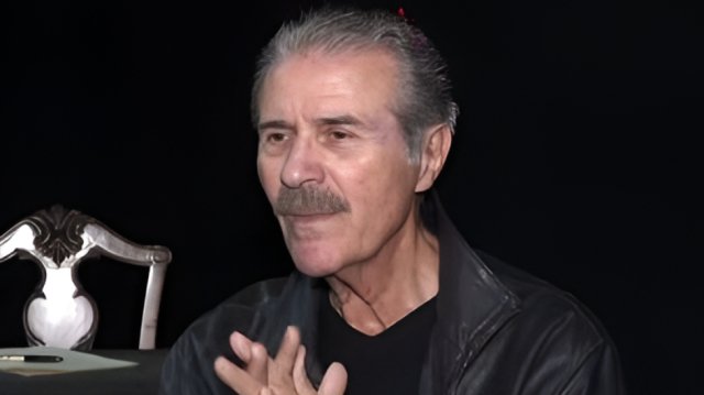 Ο Τάκης Χρυσικάκος φωτογραφήθηκε με τον γιο της ανιψιάς του που αποφοίτησε – Τον μεγάλωσε σαν δικό του παιδί Ο-Τάκης-Χρυσικάκος-φωτογραφήθηκε-με-τον-γιο-της-ανιψιάς-του-που-αποφοίτησε-–-Τον-μεγάλωσε-σαν-δικό-του-παιδί