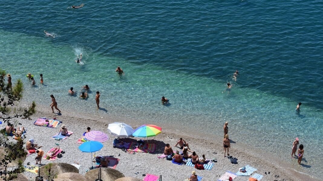 Καιρός:-Ισχυροί-άνεμοι-έως-8-μποφόρ-και-ζέστη-την-Κυριακή,-πού-αναμένονται-36άρια