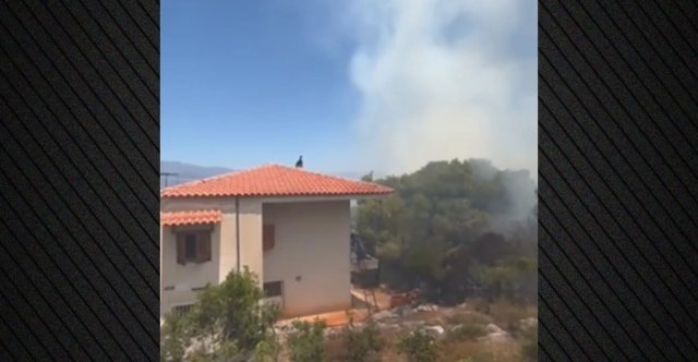 Σε ύφεση η φωτιά στο Πευκάλι Κορινθίας, μήνυμα του 112 για εκκένωση Σε-ύφεση-η-φωτιά-στο-Πευκάλι-Κορινθίας,-μήνυμα-του-112-για-εκκένωση