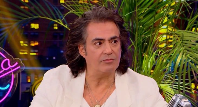 Διονύσης Σχοινάς: Το πρώτο φλερτ και το πρώτο τηλεφώνημα με την Καίτη Γαρμπή – Πώς πήγε να πνιγεί με τον πατέρα του και τον έγραψαν οι εφημερίδες Διονύσης-Σχοινάς:-Το-πρώτο-φλερτ-και-το-πρώτο-τηλεφώνημα-με-την-Καίτη-Γαρμπή-–-Πώς-πήγε-να-πνιγεί-με-τον-πατέρα-του-και-τον-έγραψαν-οι-εφημερίδες