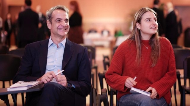 «Χρόνια πολλά αγαπημένη μου»: Οι ευχές του Κυριάκου Μητσοτάκη στην κόρη του, Δάφνη, για τα γενέθλιά της «Χρόνια-πολλά-αγαπημένη-μου»:-Οι-ευχές-του-Κυριάκου-Μητσοτάκη-στην-κόρη-του,-Δάφνη,-για-τα-γενέθλιά-της