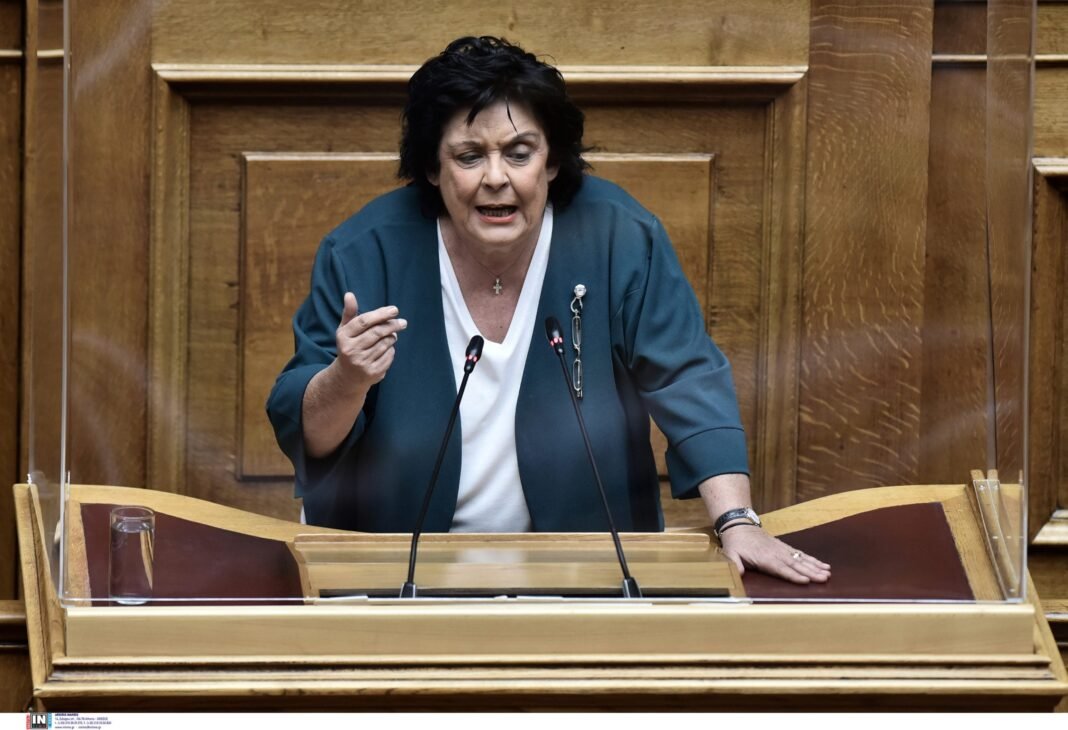 Λιάνα Κανέλλη: «Ο Τσίπρας διάλεξε να κυβερνήσει με τον Καμμένο, πώς θα το παίξει τώρα αγνό παρθένο μαλλί;» – Τι είπε για την Καρυστιανού Λιάνα-Κανέλλη:-«Ο-Τσίπρας-διάλεξε-να-κυβερνήσει-με-τον-Καμμένο,-πώς-θα-το-παίξει-τώρα-αγνό-παρθένο-μαλλί;»-–-Τι-είπε-για-την-Καρυστιανού
