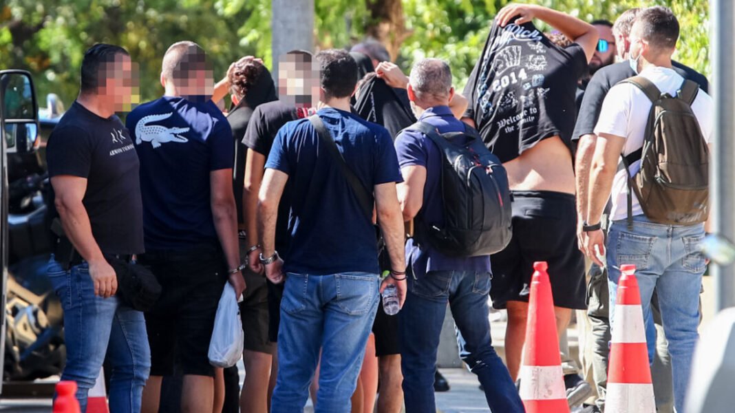 Στη φυλακή ο καθ’ ομολογίαν δράστης της δολοφονίας του 15χρονου στην Καλλιθέα, προφυλακιστέοι δυο ακόμη κατηγορούμενοι Στη-φυλακή-ο-καθ’-ομολογίαν-δράστης-της-δολοφονίας-του-15χρονου-στην-Καλλιθέα,-προφυλακιστέοι-δυο-ακόμη-κατηγορούμενοι