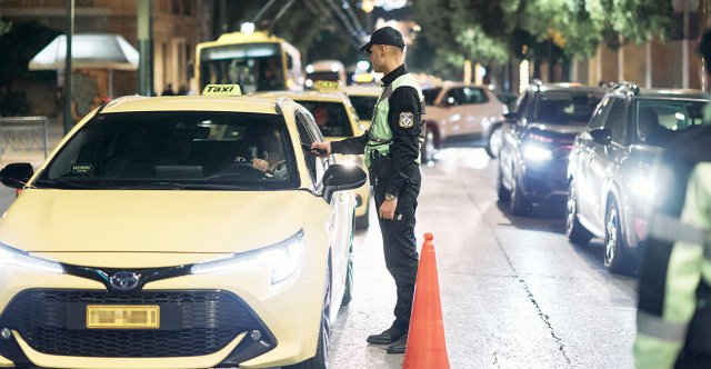 Νέα-εξόρμηση-της-Τροχαίας-στην-Αττική-με-10-συλλήψεις-για-οδήγηση-υπό-την-επήρεια-αλκοόλ,-αφαιρέθηκαν-1.211-διπλώματα