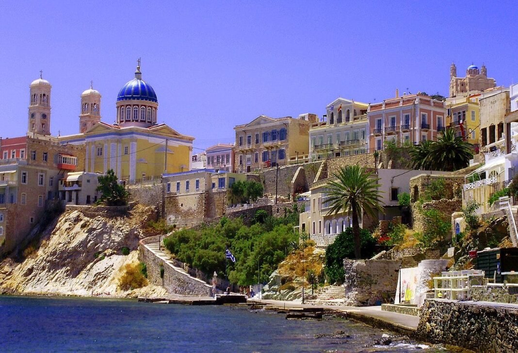 Greek Island of Syros Voted as Top Destination for Solo Travellers greek-island-of-syros-voted-as-top-destination-for-solo-travellers