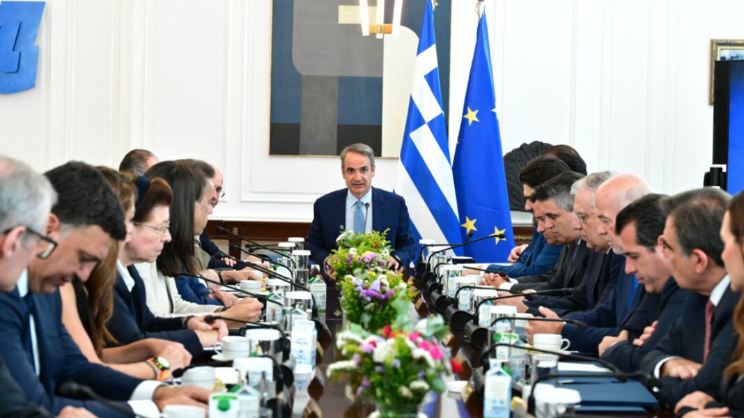 Μητσοτάκης: Περαιτέρω πτώση στην τιμή της βενζίνης, 617,5 εκατ. σε αγρότες – Κάνουν εξαγγελίες για τις τράπεζες αυτοί που τις έκλεισαν Μητσοτάκης: Περαιτέρω πτώση στην τιμή της βενζίνης, 617,5 εκατ. σε αγρότες – Κάνουν εξαγγελίες για τις τράπεζες αυτοί που τις έκλεισαν
