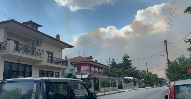 Φωτιά-στο-Ωραιόκαστρο-Θεσσαλονίκης:-112-για-ετοιμότητα,-ενισχύθηκαν-οι-πυροσβεστικές-δυνάμεις