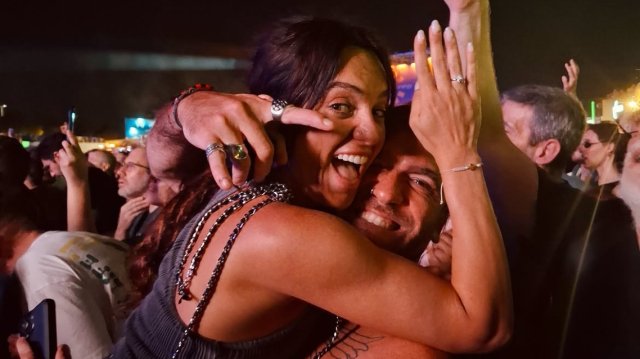 Η Καρολίνα Ζακλίν Καλύβα του Survivor δέχτηκε πρόταση γάμου από τον σύντροφό της στη συναυλία του Moby στην Αθήνα Η-Καρολίνα-Ζακλίν-Καλύβα-του-survivor-δέχτηκε-πρόταση-γάμου-από-τον-σύντροφό-της-στη-συναυλία-του-moby-στην-Αθήνα