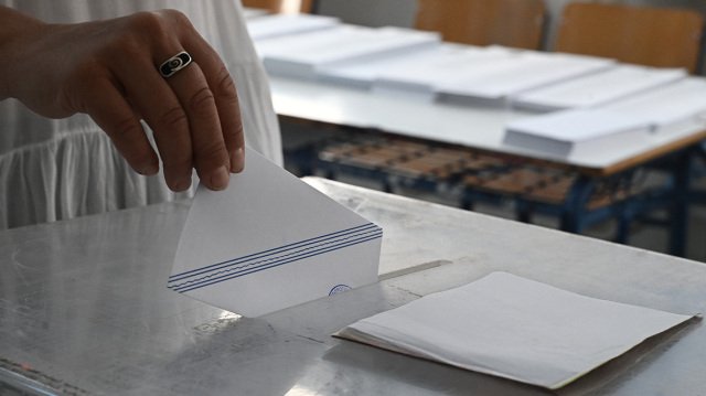 Metron Analysis: Στο 30,4% ανέβηκε η ΝΔ, στο 17,1% η ΕΛΑΣ, στο 11,4% το ΠΑΣΟΚ, στο 7,5% η Καρυστιανού με πτώση σχεδόν 2 μονάδων metron-analysis:-Στο-30,4%-ανέβηκε-η-ΝΔ,-στο-17,1%-η-ΕΛΑΣ,-στο-11,4%-το-ΠΑΣΟΚ,-στο-7,5%-η-Καρυστιανού-με-πτώση-σχεδόν-2-μονάδων