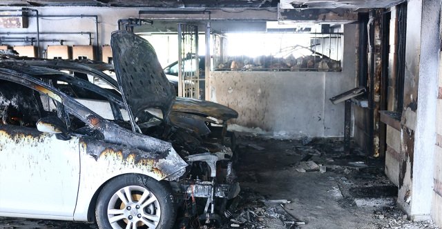 Στο μικροσκόπιο τα υπολείμματα των μηχανισμών και μονωτικής ταινίας για αποτυπώματα και DNA, τι ερευνά η Αντιτρομοκρατική για τις επιθέσεις στη Θεσσαλονίκη Στο-μικροσκόπιο-τα-υπολείμματα-των-μηχανισμών-και-μονωτικής-ταινίας-για-αποτυπώματα-και-dna,-τι-ερευνά-η-Αντιτρομοκρατική-για-τις-επιθέσεις-στη-Θεσσαλονίκη