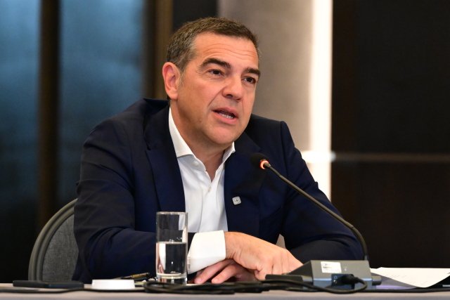 Τσίπρας: Η Ελλάδα πρέπει να ψυχράνει τη σχέση της με το MAGA, ο Μητσοτάκης δίνει «λευκή επιταγή» στις ΗΠΑ Τσίπρας:-Η-Ελλάδα-πρέπει-να-ψυχράνει-τη-σχέση-της-με-το-maga,-ο-Μητσοτάκης-δίνει-«λευκή-επιταγή»-στις-ΗΠΑ