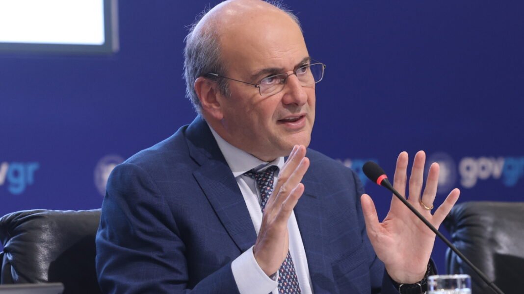 Χατζηδάκης: Σε μια ευρωπαϊκή χώρα θα υπήρχε μόνο καταδίκη των επιθέσεων, εδώ μιλούν για προβοκάτσια Χατζηδάκης: Σε μια ευρωπαϊκή χώρα θα υπήρχε μόνο καταδίκη των επιθέσεων, εδώ μιλούν για προβοκάτσια