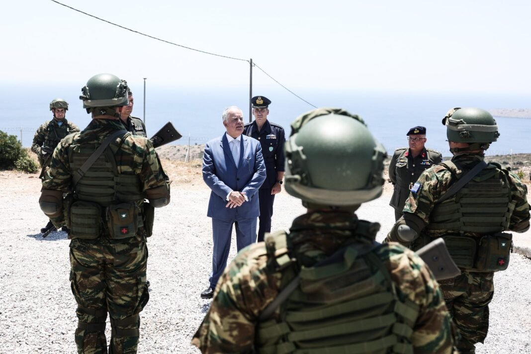 Επίσκεψη Τασούλα στο Αγαθονήσι – «Η σημαία που ανεμίζει πίσω μας, ανεμίζει περήφανα και αποφασιστικά» Επίσκεψη-Τασούλα-στο-Αγαθονήσι-–-«Η-σημαία-που-ανεμίζει-πίσω-μας,-ανεμίζει-περήφανα-και-αποφασιστικά»
