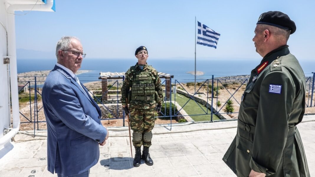 Τασούλας από το Επιτηρητικό Φυλάκιο Αγαθονησίου: Να υπερασπιστούμε την κυριαρχία μας έναντι οποιασδήποτε απειλής ή πρόκλησης Τασούλας από το Επιτηρητικό Φυλάκιο Αγαθονησίου: Να υπερασπιστούμε την κυριαρχία μας έναντι οποιασδήποτε απειλής ή πρόκλησης
