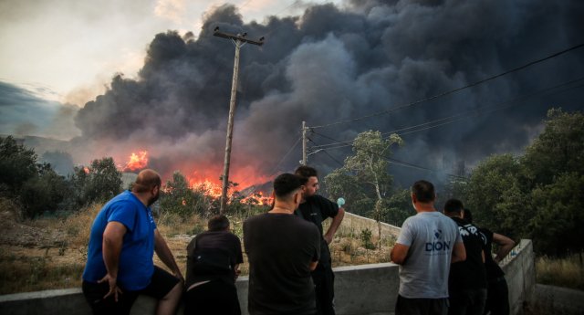 Μάχη για να σβήσει η πυρκαγιά στο εργοστάσιο ανακύκλωσης στο Ωραιόκαστρο – Τοξικό νέφος έχει καλύψει τη Θεσσαλονίκη, οριοθετήθηκε η φωτιά στο δασικό κομμάτι Μάχη-για-να-σβήσει-η-πυρκαγιά-στο-εργοστάσιο-ανακύκλωσης-στο-Ωραιόκαστρο-–-Τοξικό-νέφος-έχει-καλύψει-τη-Θεσσαλονίκη,-οριοθετήθηκε-η-φωτιά-στο-δασικό-κομμάτι