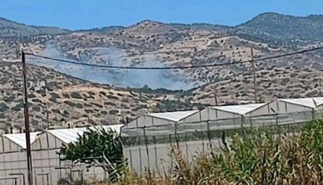 Φωτιά σε αγροτοδασική έκταση στην Ιεράπετρα Λασιθίου, 112 για απομάκρυνση από την περιοχή Μπραμιανά Φωτιά-σε-αγροτοδασική-έκταση-στην-Ιεράπετρα-Λασιθίου,-112-για-απομάκρυνση-από-την-περιοχή-Μπραμιανά
