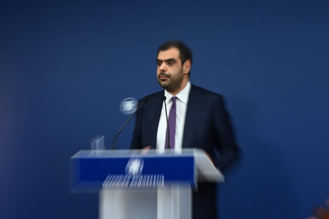 Μαρινάκης για Σαμαρά: Στην τηλεόραση βλέπουμε επαναλήψεις ελληνικών σειρών που σκίζουν, δεν σημαίνει ότι αυτό θα αποδώσει και στην πολιτική Μαρινάκης-για-Σαμαρά:-Στην-τηλεόραση-βλέπουμε-επαναλήψεις-ελληνικών-σειρών-που-σκίζουν,-δεν-σημαίνει-ότι-αυτό-θα-αποδώσει-και-στην-πολιτική