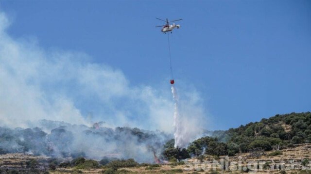 Φωτιά τώρα στη Σκάλα Ερεσού στη Λέσβο, σηκώθηκαν τέσσερα εναέρια Φωτιά-τώρα-στη-Σκάλα-Ερεσού-στη-Λέσβο,-σηκώθηκαν-τέσσερα-εναέρια