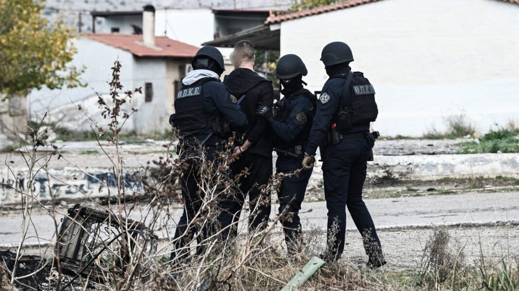 Καταδίωξη με πυροβολισμούς στο Άργος, τραυματίστηκε οδηγός που επιχείρησε να διαφύγει Καταδίωξη-με-πυροβολισμούς-στο-Άργος,-τραυματίστηκε-οδηγός-που-επιχείρησε-να-διαφύγει