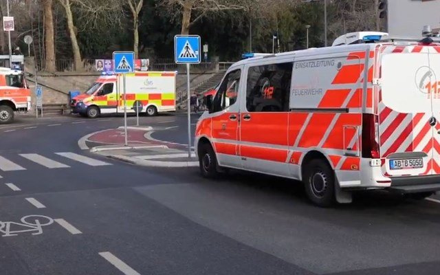 Γερμανία: Επίθεση σε σχολείο στη Βαυαρία – Αρκετοί τραυματίες Γερμανία:-Επίθεση-σε-σχολείο-στη-Βαυαρία-–-Αρκετοί-τραυματίες