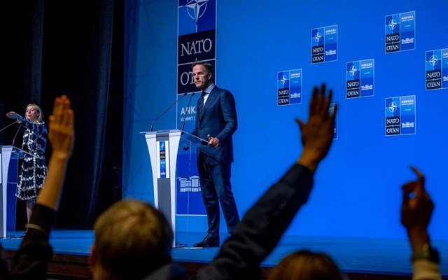 Ρούτε για ΝΑΤΟ: Οι σύμμαχοι μπορεί να διαφωνούν ελαφρώς, αλλά στο τέλος επανενώνονται – Αυτό βλέπει τώρα ο Πούτιν Ρούτε-για-ΝΑΤΟ:-Οι-σύμμαχοι-μπορεί-να-διαφωνούν-ελαφρώς,-αλλά-στο-τέλος-επανενώνονται-–-Αυτό-βλέπει-τώρα-ο-Πούτιν