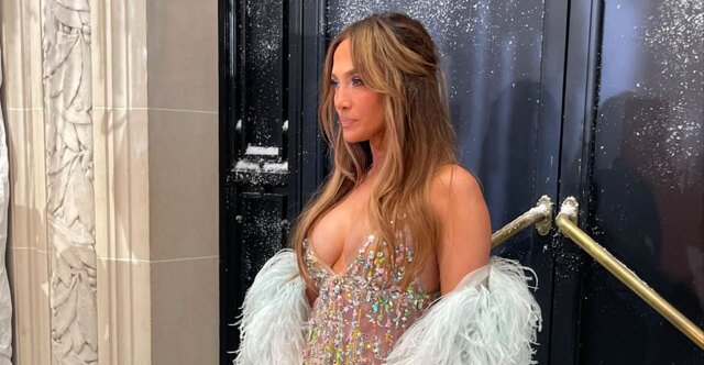 Η Τζένιφερ Λόπεζ στο σόου της Celia Kritharioti Couture στο Παρίσι Η-Τζένιφερ-Λόπεζ-στο-σόου-της-celia-kritharioti-couture-στο-Παρίσι