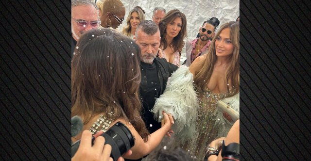 Η στιγμή που η Κίμπερλι Γκιλφόιλ γνωρίζει την Τζένιφερ Λόπεζ, ποιους είδαμε στο σόου της Σίλιας Κριθαριώτη στο Παρίσι Η-στιγμή-που-η-Κίμπερλι-Γκιλφόιλ-γνωρίζει-την-Τζένιφερ-Λόπεζ,-ποιους-είδαμε-στο-σόου-της-Σίλιας-Κριθαριώτη-στο-Παρίσι