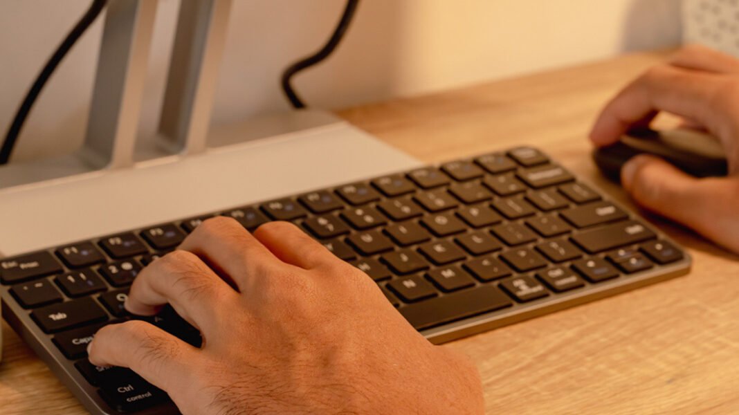 Ανατροπή στις Βρυξέλλες για το Chat Control: Το Ευρωπαϊκό Κοινοβούλιο δεν το μπλόκαρε και η μάχη μεταφέρεται στο Συμβούλιο Ανατροπή στις Βρυξέλλες για το Chat Control: Το Ευρωπαϊκό Κοινοβούλιο δεν το μπλόκαρε και η μάχη μεταφέρεται στο Συμβούλιο