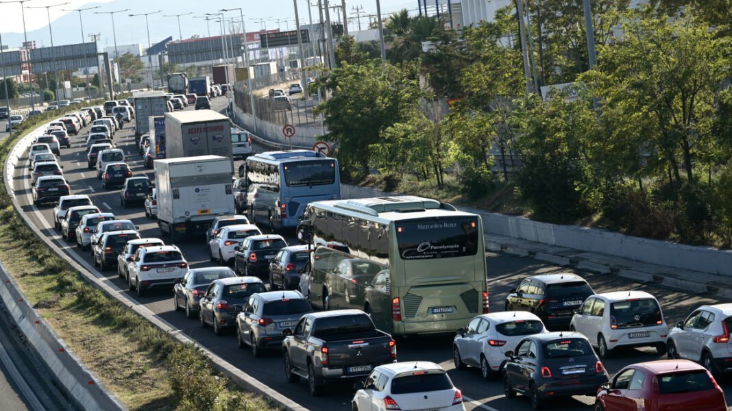 Μποτιλιάρισμα σε κεντρικούς δρόμους της Αθήνας, καθυστερήσεις σε Ποσειδώνος, Κηφισό, Κηφισίας, Αττική Οδό Μποτιλιάρισμα-σε-κεντρικούς-δρόμους-της-Αθήνας,-καθυστερήσεις-σε-Ποσειδώνος,-Κηφισό,-Κηφισίας,-Αττική-Οδό