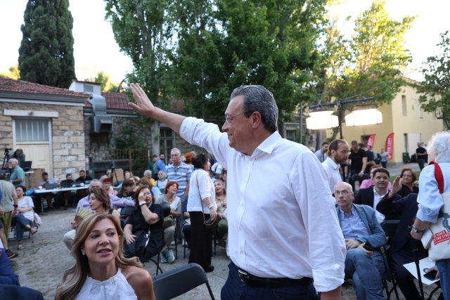 Τα στρατόπεδα στον ΣΥΡΙΖΑ μετά την παραίτηση Φάμελλου: Οργανώνονται Πολάκης, Δούρου, Παππάς, όλο το παρασκήνιο Τα-στρατόπεδα-στον-ΣΥΡΙΖΑ-μετά-την-παραίτηση-Φάμελλου:-Οργανώνονται-Πολάκης,-Δούρου,-Παππάς,-όλο-το-παρασκήνιο