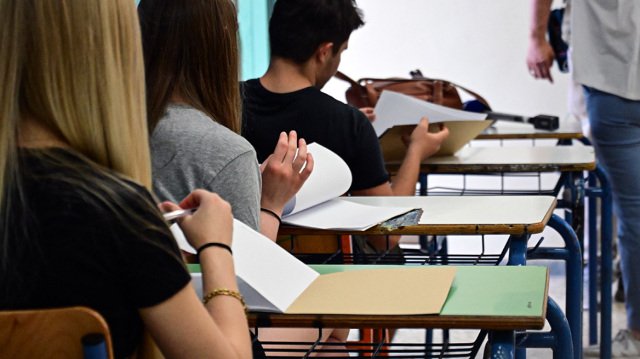 Η υπόθεση με τους δύο υποψηφίους ΕΠΑΛ των Πανελλαδικών έφτασε στη Βουλή: Το χρονικό, οι απαντήσεις του υπουργείου και τα ερωτήματα που παραμένουν Η-υπόθεση-με-τους-δύο-υποψηφίους-ΕΠΑΛ-των-Πανελλαδικών-έφτασε-στη-Βουλή:-Το-χρονικό,-οι-απαντήσεις-του-υπουργείου-και-τα-ερωτήματα-που-παραμένουν