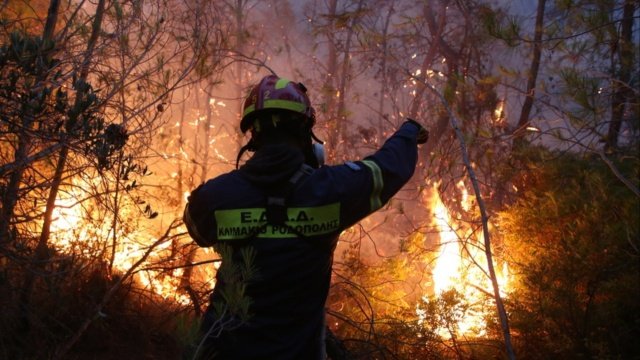 Οριοθετήθηκε η φωτιά στον Ασπρόπυργο, μεγάλη κινητοποίηση της Πυροσβεστικής Οριοθετήθηκε-η-φωτιά-στον-Ασπρόπυργο,-μεγάλη-κινητοποίηση-της-Πυροσβεστικής